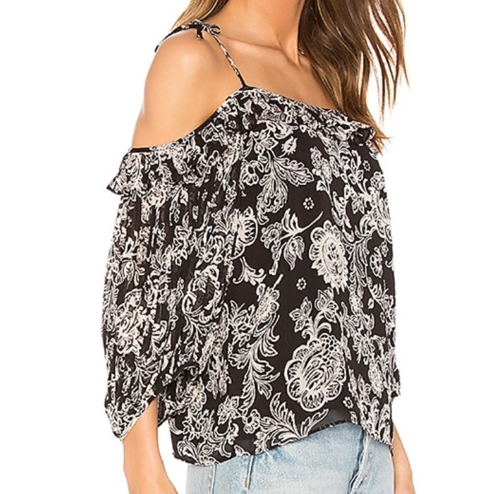 𝅺ELLA Moss Cold Shoulder Top